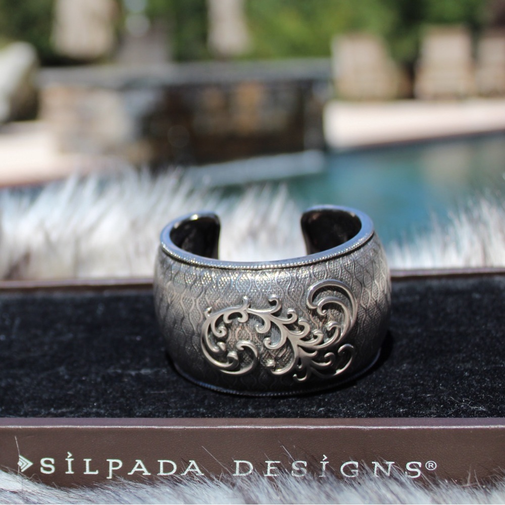 B1866 Silpada Designs Rhythmic Wave Matte Silver Cuff Bracelet